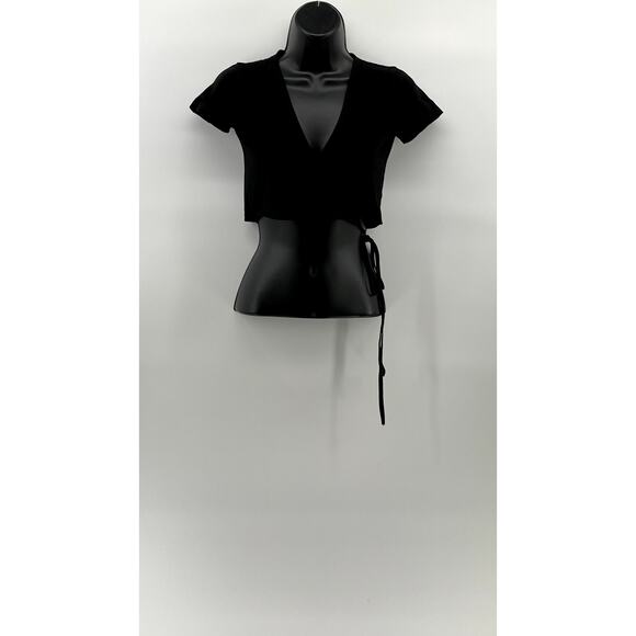 UNBRANDED Women's Black Solid V-Neck Short Sleeve Wrap Around Cropped Top SZ M - Picture 1 of 8